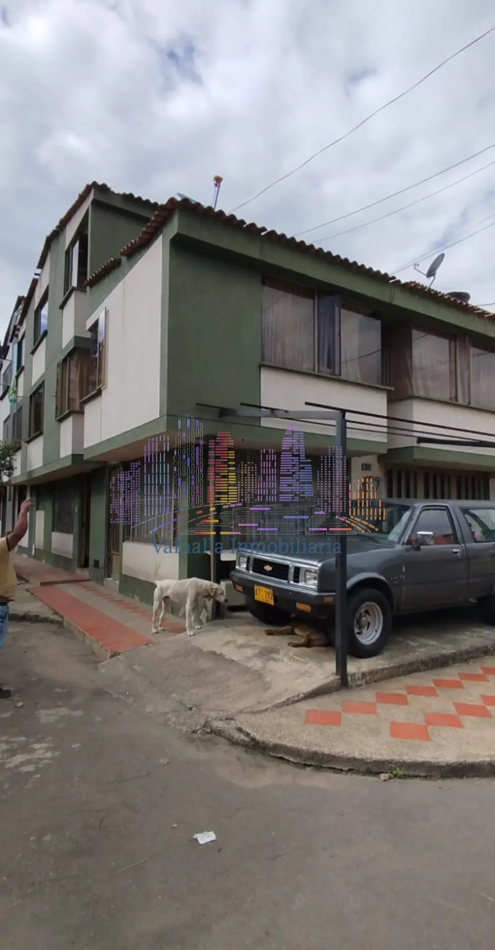 CASA EN VENTA DE DOS APARTAMENTOS