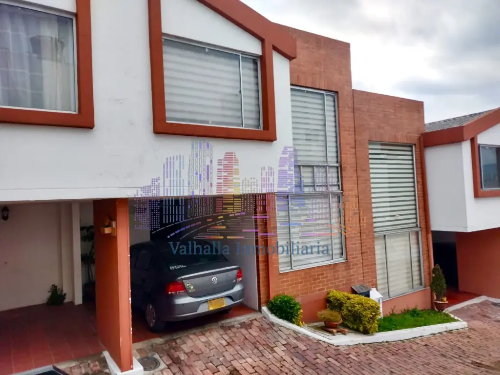 SE VENDE CASA EN COGUA SECTOR LA GRANJA